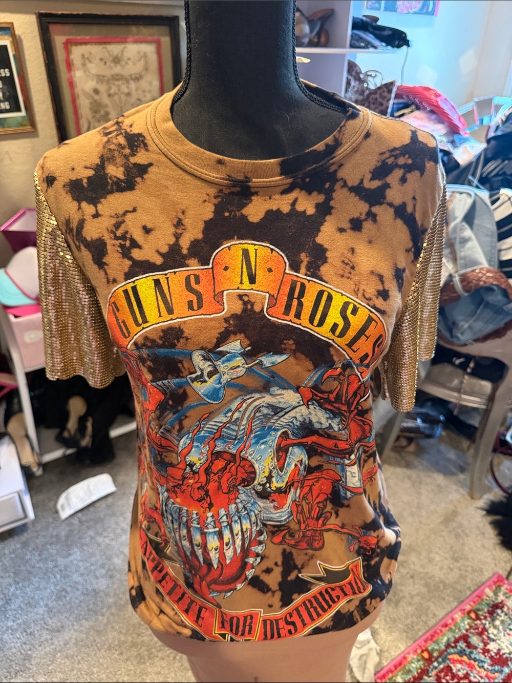 Alice + Olivia Brown Tie-Dye Guns N' Roses Graphic Tee with Gold Sequin Sleeves